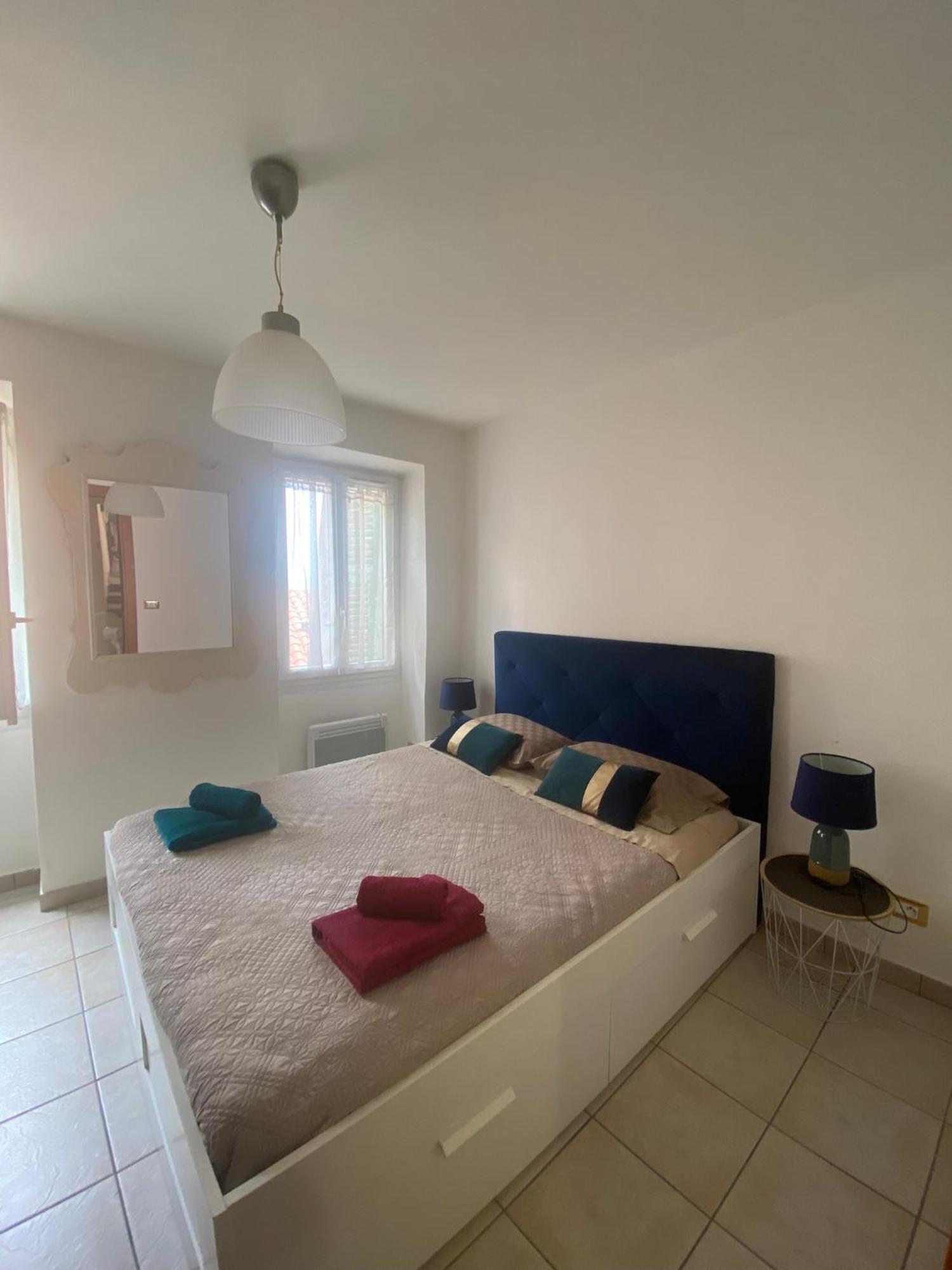 Joli Appart 29M2 En Vieille Ville Menton 2 Mins De La Mer Eksteriør billede