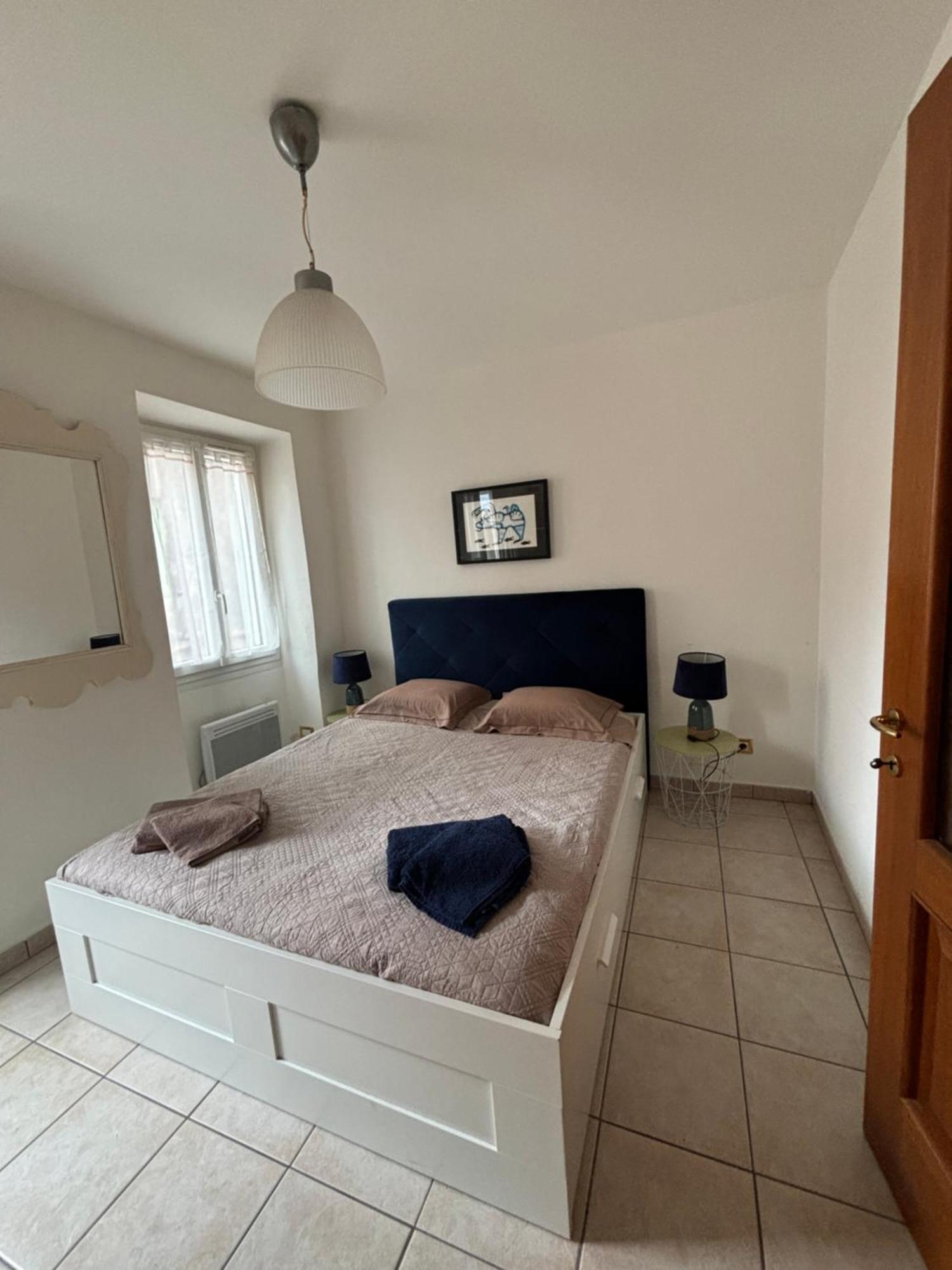Joli Appart 29M2 En Vieille Ville Menton 2 Mins De La Mer Eksteriør billede